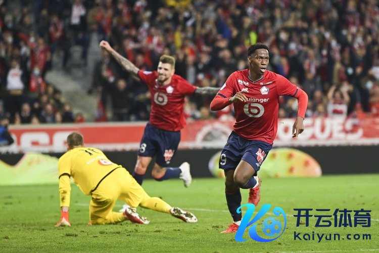 记者:工资+佣金+署名费,拜仁明夏思签戴维的老本瞻望需8000万欧